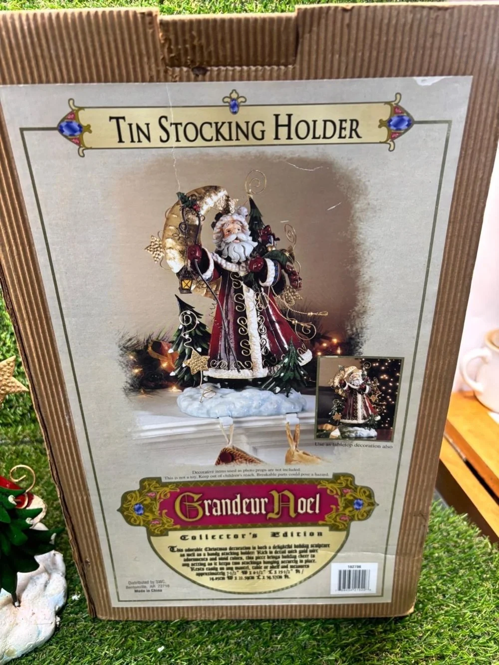 Grandeur Noel 2002 Santa Tin and Resin Stocking Holder Collector Edition Box